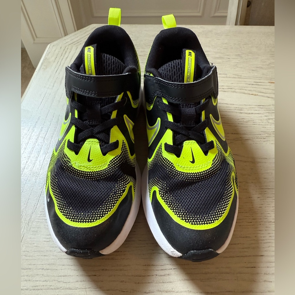 Nike Cosmic Runner Kids Sneaker